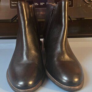 JOURNEE Signature Womens Black Charlotte Block Heel Leather Booties 11 M EUC